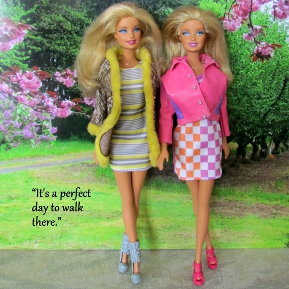 BARBIE DOLLS + 4 DRESSES, VINTAGE COAT & JACKET+ 2 PAIRS SHOES, 2 BLONDES MATTEL - Picture 3 of 12